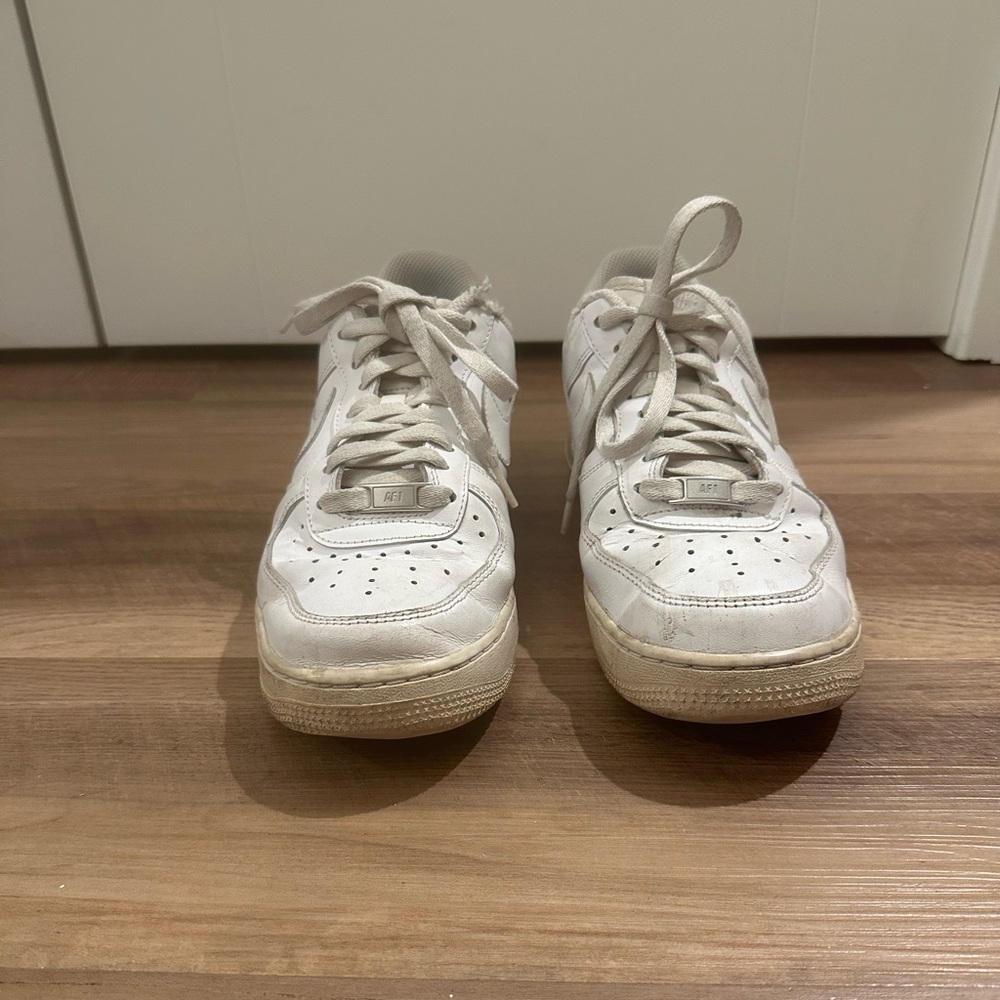 White Nike Air Force 1 Size 10 - Picture 2 of 6